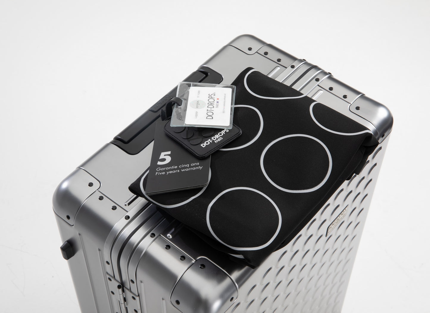 The Carry-On Aluminum Obsidian Grey